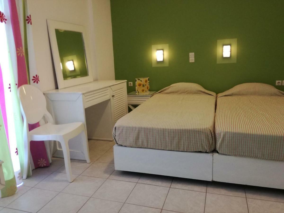 Jasmine 1 Apartment ลากานาส ภายนอก รูปภาพ